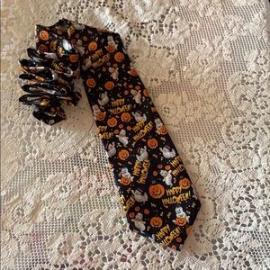 Halloween Pascal Tie Pre Owned
